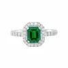 Anillo de oro blanco con diamantes 0,44 quilates y esmeralda 0,91 quilates