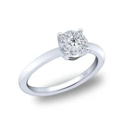 Anillo solitario de oro blanco y diamantes de 0.27 quilates
