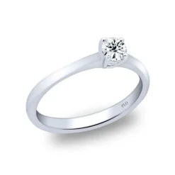 Anillo solitario de oro blanco y un diamante de 0.30 quilates