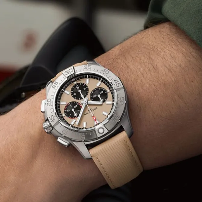 Breitling Avenger B01 Chronograph Marron Militar 44mm