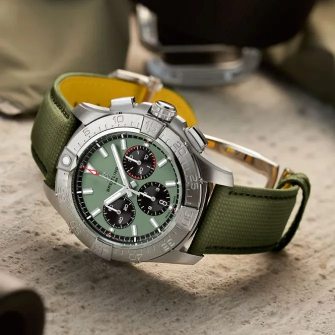 Breitling Avenger B01 Chronograph Verde Militar 44 mm