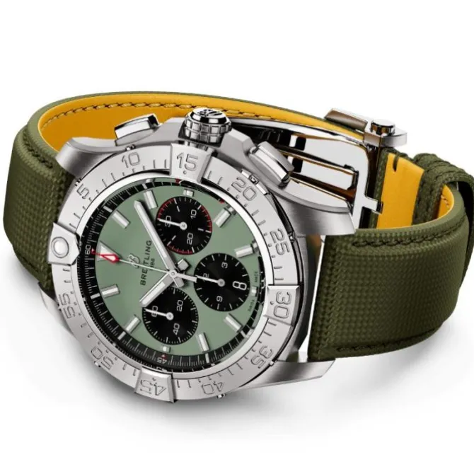 Breitling Avenger B01 Chronograph Verde Militar 44 mm