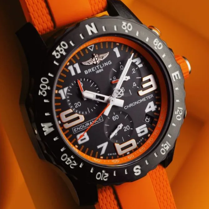 Breitling Endurance Pro Breitlight® 44mm Naranja