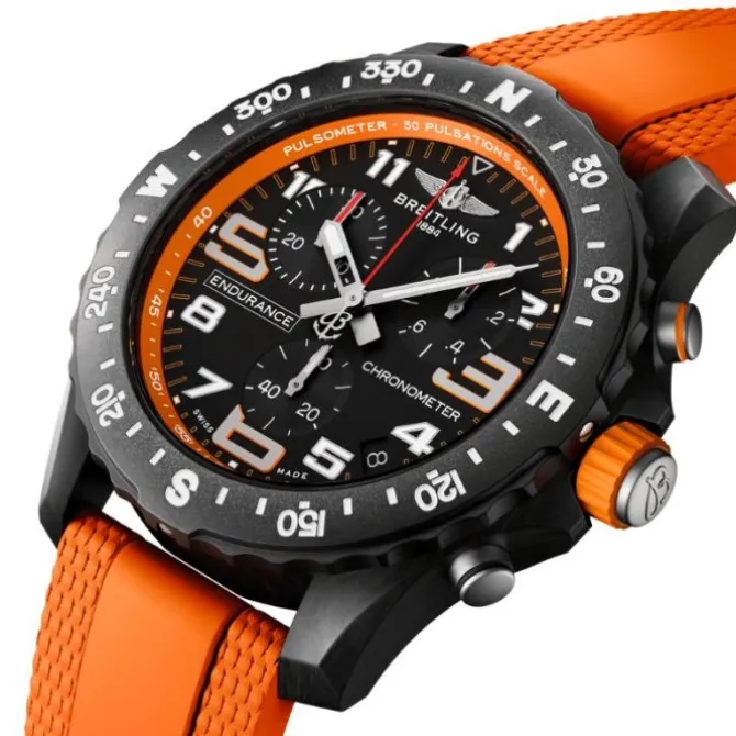 Breitling Endurance Pro Breitlight® 44mm Naranja