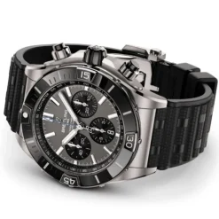 Breitling Super Chronomat B01 Titanio 44 mm