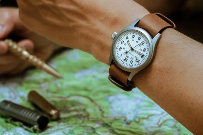 Hamilton Khaki Field Mecanico Cuero 38 mm
