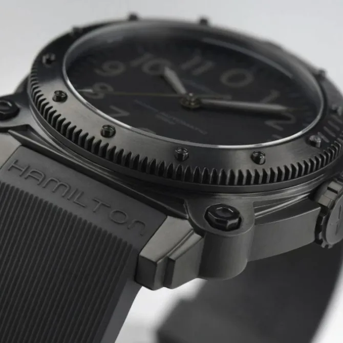 Hamilton Khaki Navy BeLOWZERO Titanio Auto 46 mm