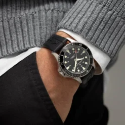 Hamilton Khaki Navy Scuba Automatico 43mm