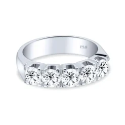 Media alianza de oro blanco con diamantes 1.5 quilates