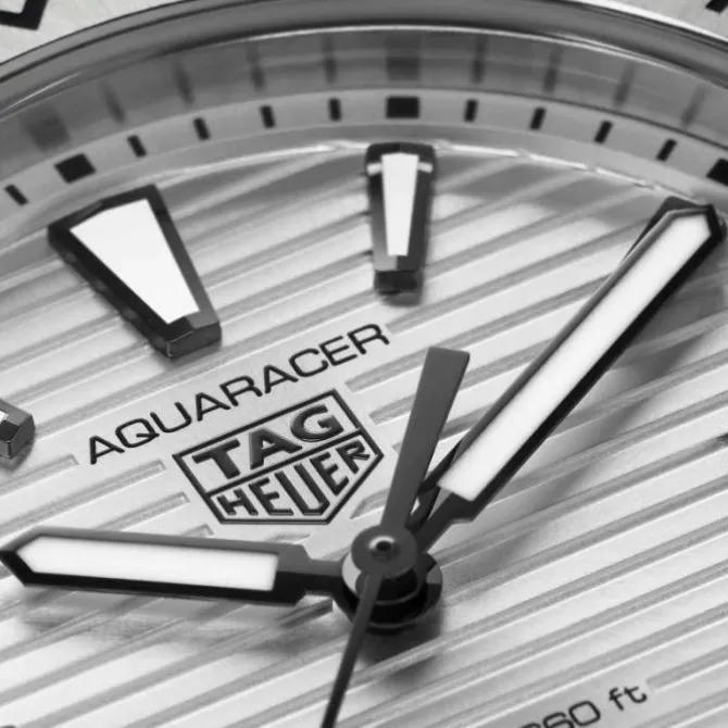 TAG Heuer Aquaracer Professional 200 40mm Esfera Plateada