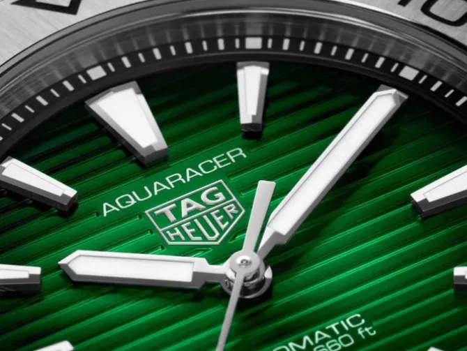 TAG Heuer Aquaracer Professional 200 Calibre 5 40mm