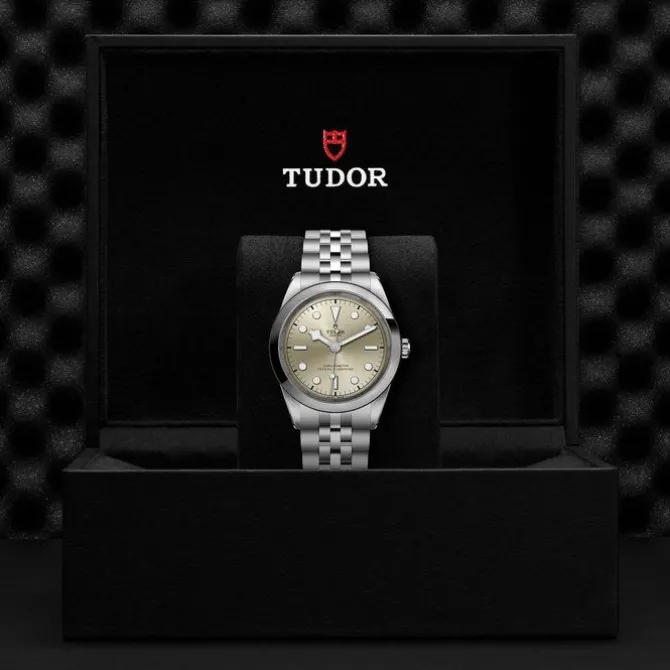 TUDOR Black Bay One 41mm Champán M79680-0003