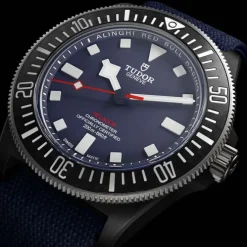 TUDOR Pelagos FXD “Alinghi Red Bull Racing” 42 mm Carbono