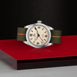 TUDOR Ranger 36 mm Blanco Duna Textil