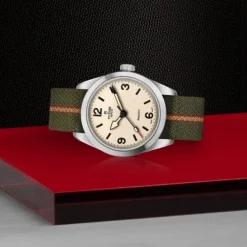 TUDOR Ranger 39 mm Blanco Duna Textil